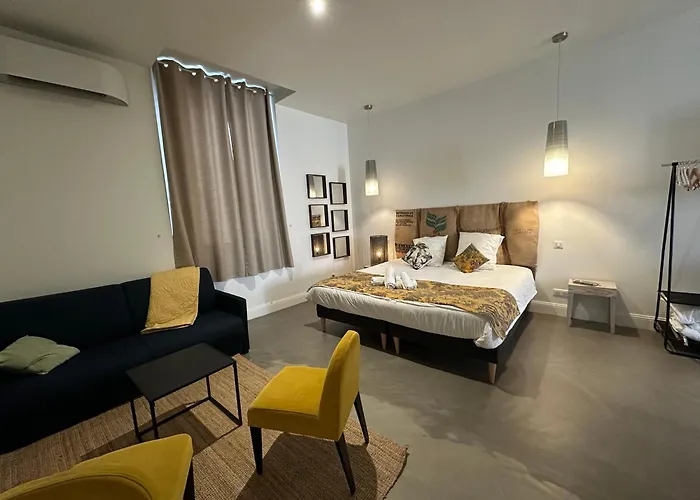 Jungle Room, Jacuzzi Privatif Et Cinéma * Bordeaux
